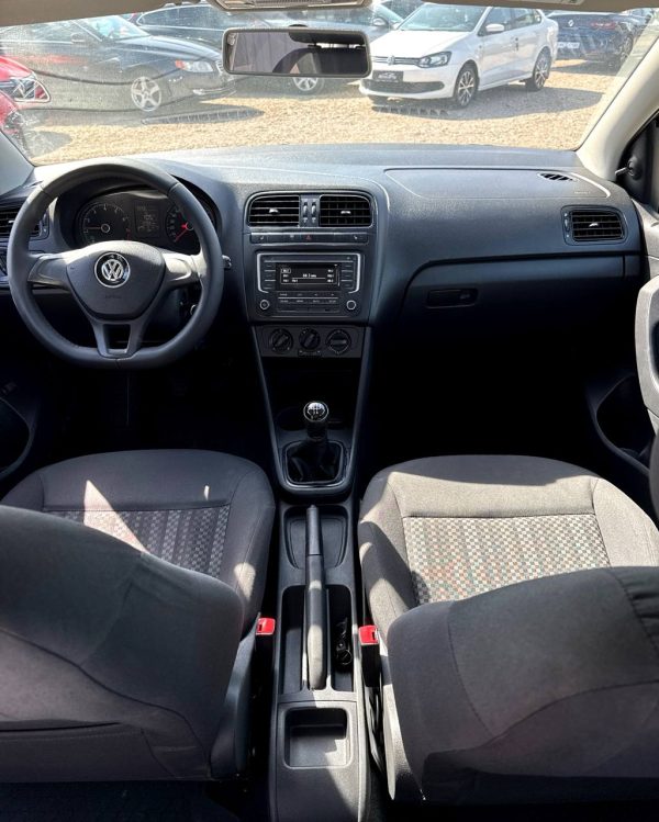 Volkswagen Polo Sedan I · Рестайлинг - Image 12