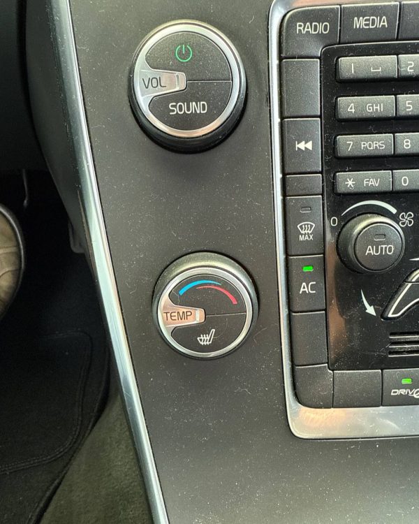 VOLVO V60 - Image 16