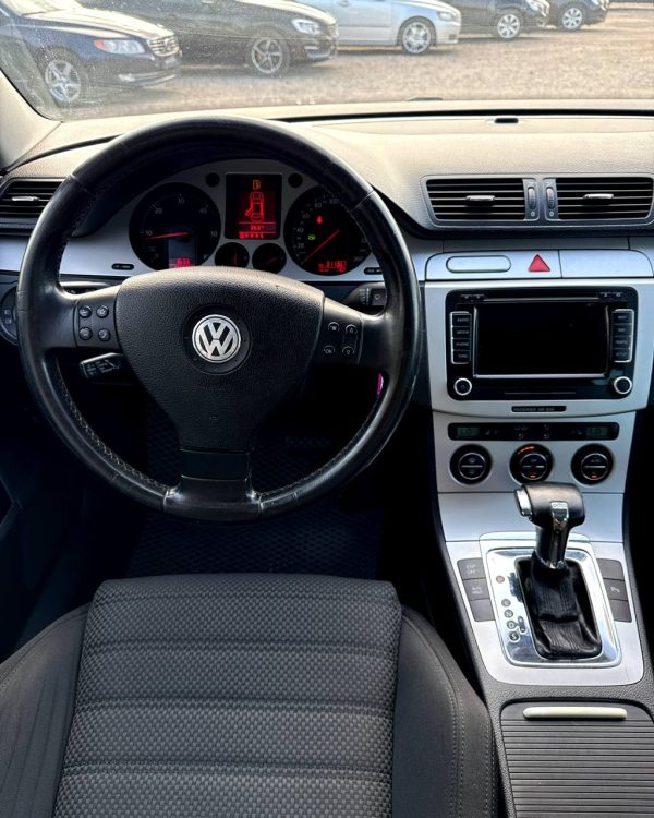 Volkswagen Passat B6 - Image 14