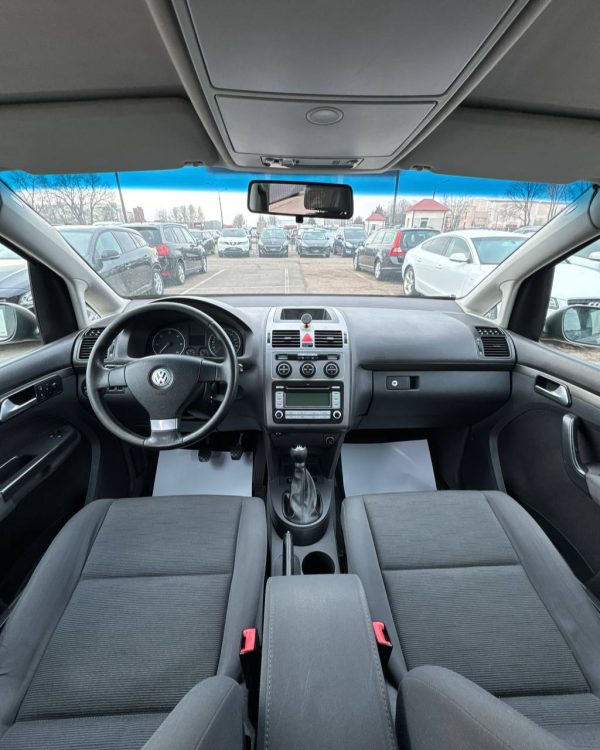 VOLKSWAGEN TOURAN - Image 9