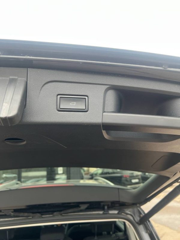 Volkswagen Touran - Image 13