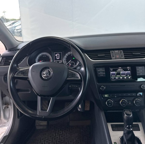 Skoda Octavia III - Image 12