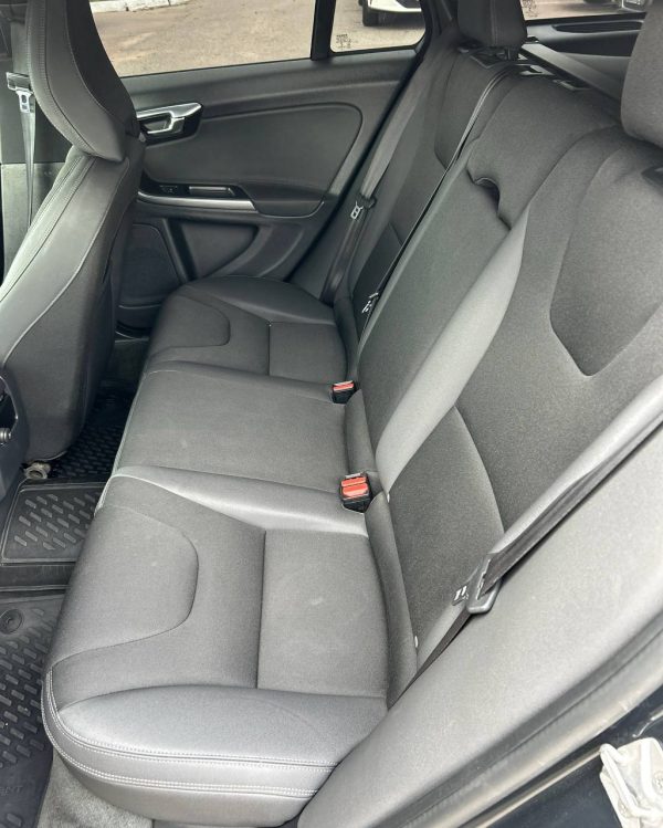 Volvo V60 I · Рестайлинг - Image 11