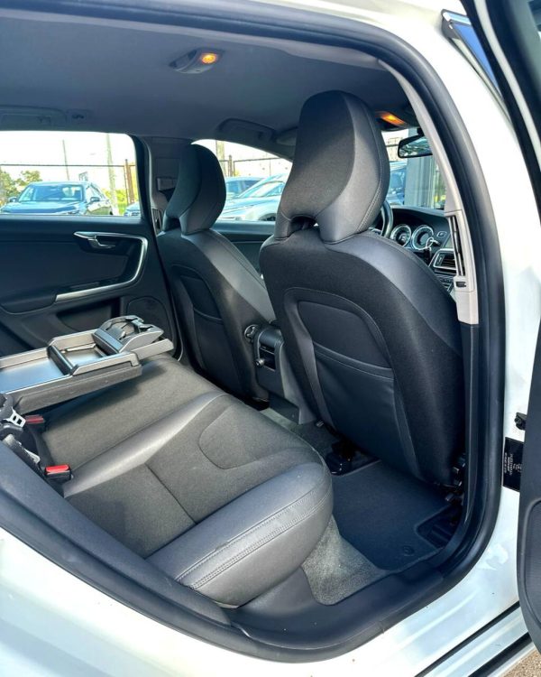 Volvo V60 I - Image 13