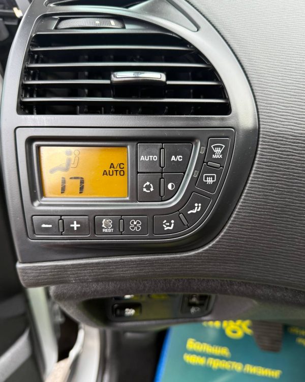 Citroen C4 Grand Picasso I - Image 14