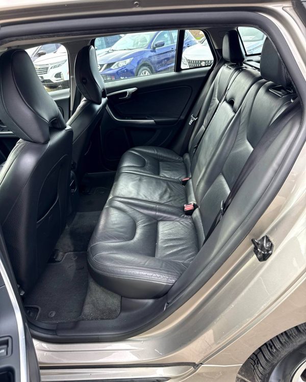 Volvo V60 I - Image 14