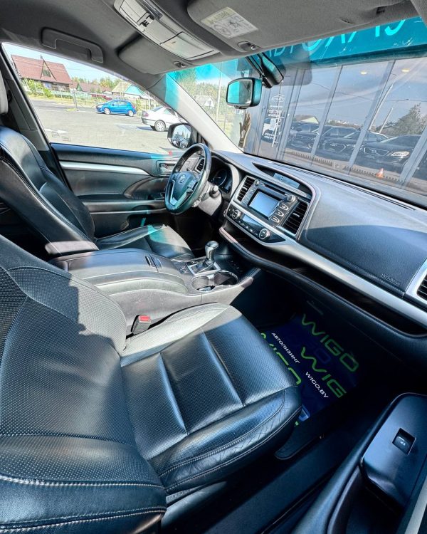 Toyota Highlander III (XU50) - Image 13