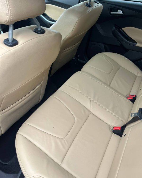 Ford Focus III - Image 11