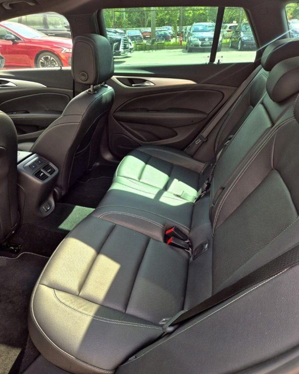 Opel Insignia - Image 12