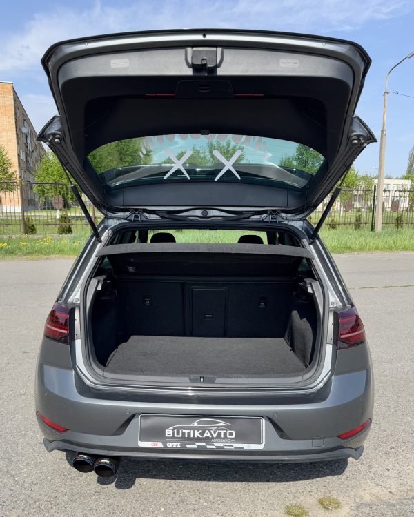 VOLKSWAGEN GOLF GTE - Image 16