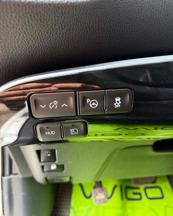 Toyota Prius Prime I (ZVW50L) - Image 15