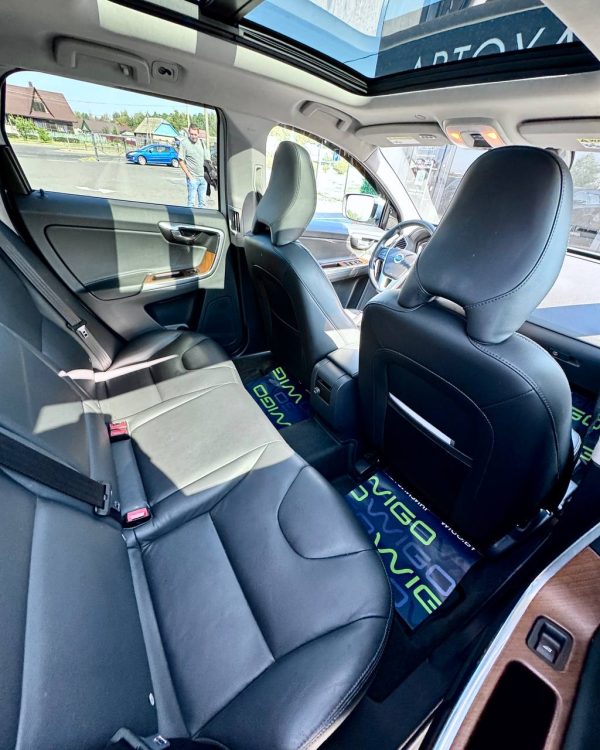 Volvo XC60 I · Рестайлинг - Image 12