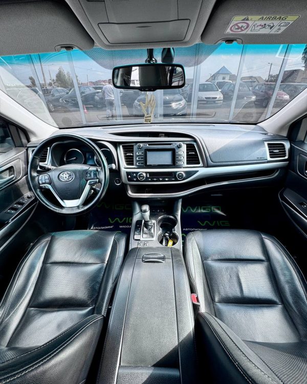 Toyota Highlander III (XU50) - Image 9