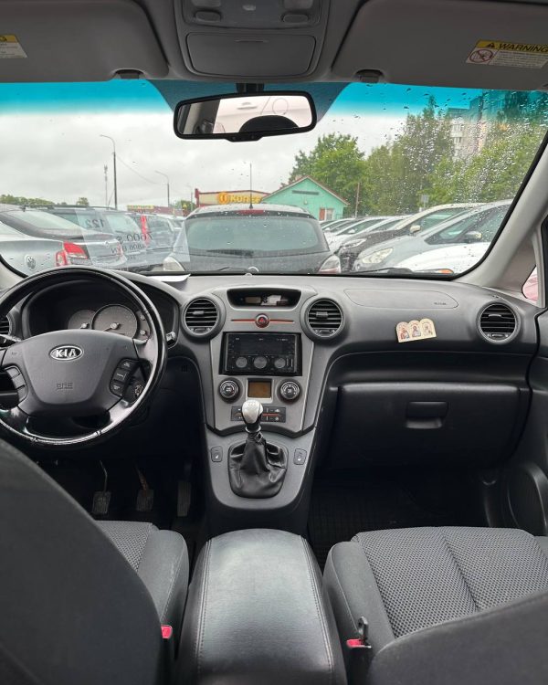 Kia Carens II - Image 9