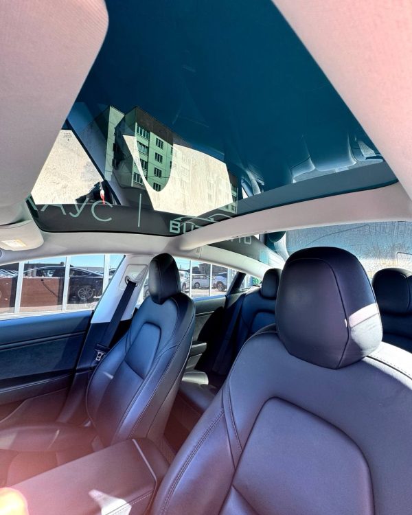 Tesla Model 3 I - Image 23
