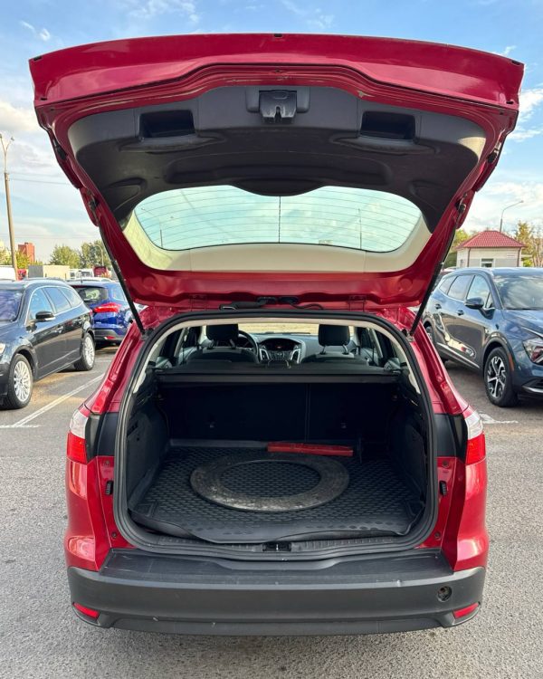 Ford Focus III - Image 12