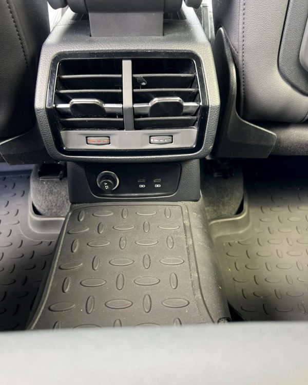 Audi Q3 F3 - Image 15