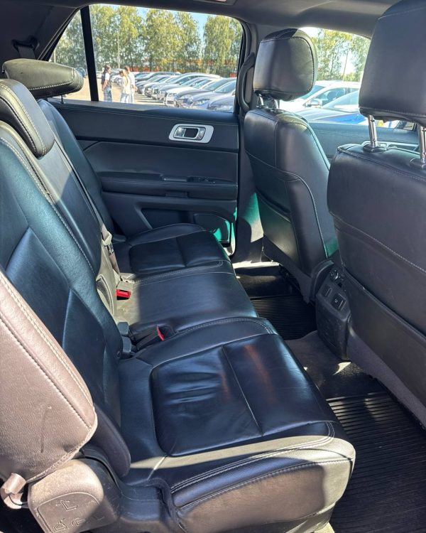 Ford Explorer V - Image 13