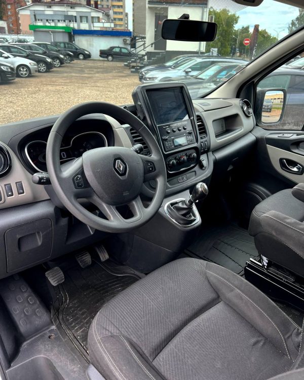 Renault Trafic III - Image 9