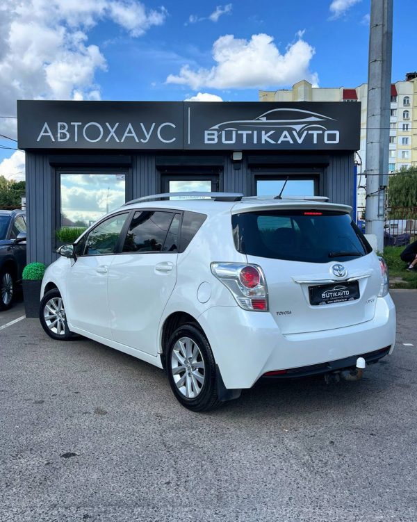 Toyota Verso I · Рестайлинг - Image 4
