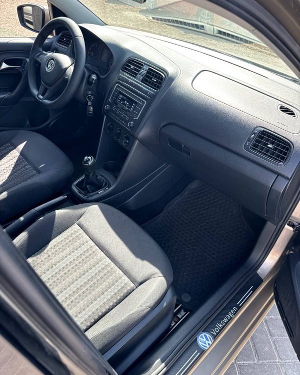 Volkswagen Polo Sedan I · Рестайлинг - Image 11