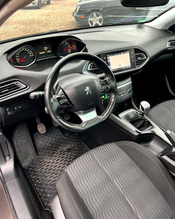 Peugeot 308 T9 - Image 10