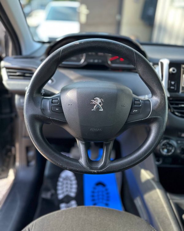 Peugeot 208 I - Image 11