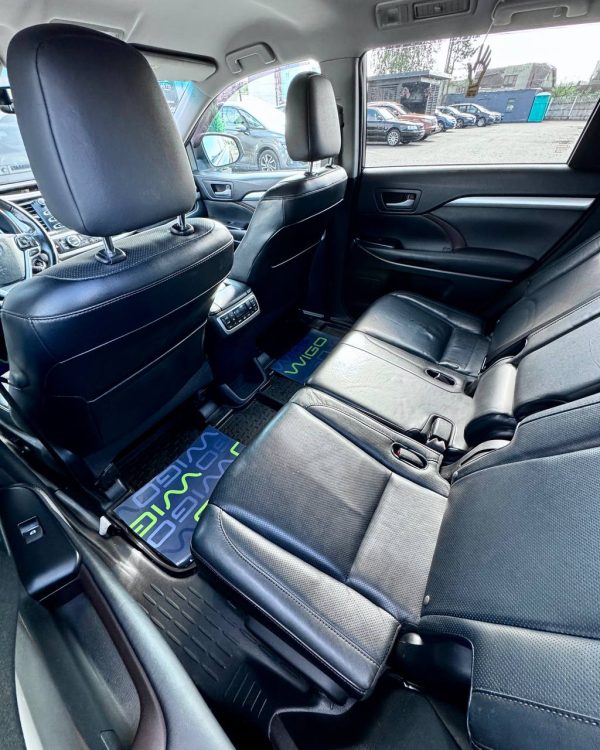 Toyota Highlander III (XU50) - Image 11
