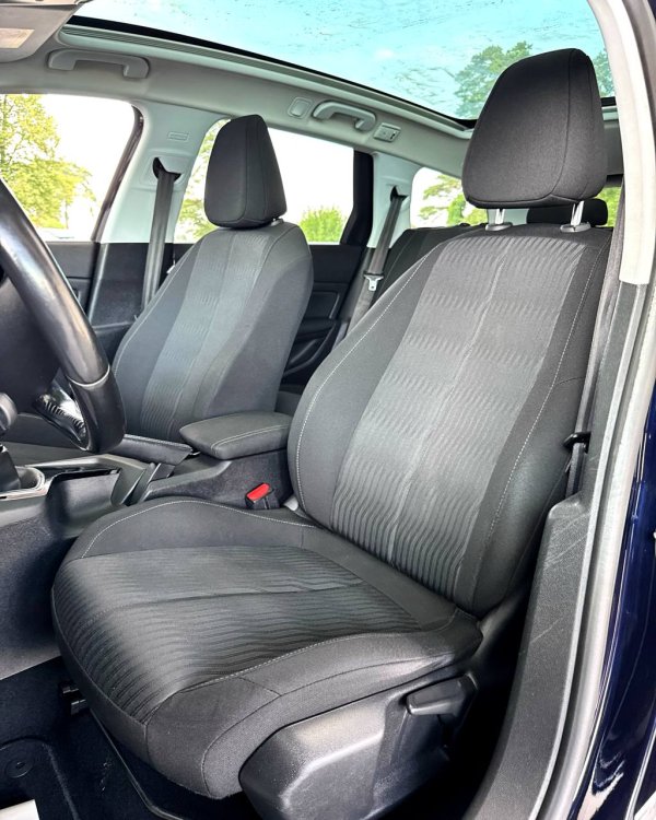 Peugeot 308 T9 - Image 10
