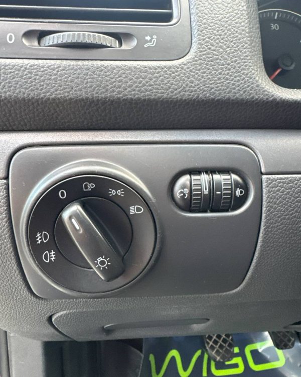 Volkswagen Golf V - Image 21