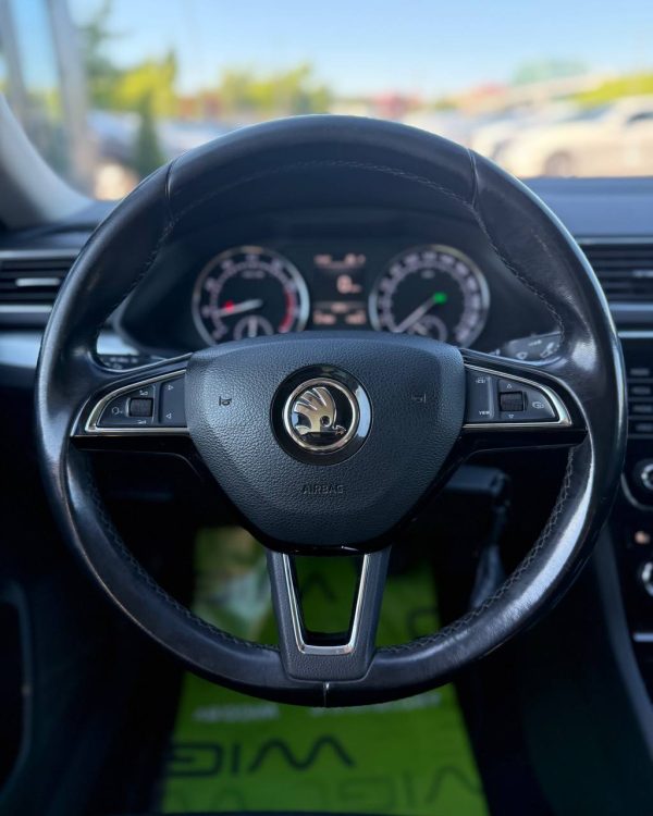 Skoda Superb III - Image 10