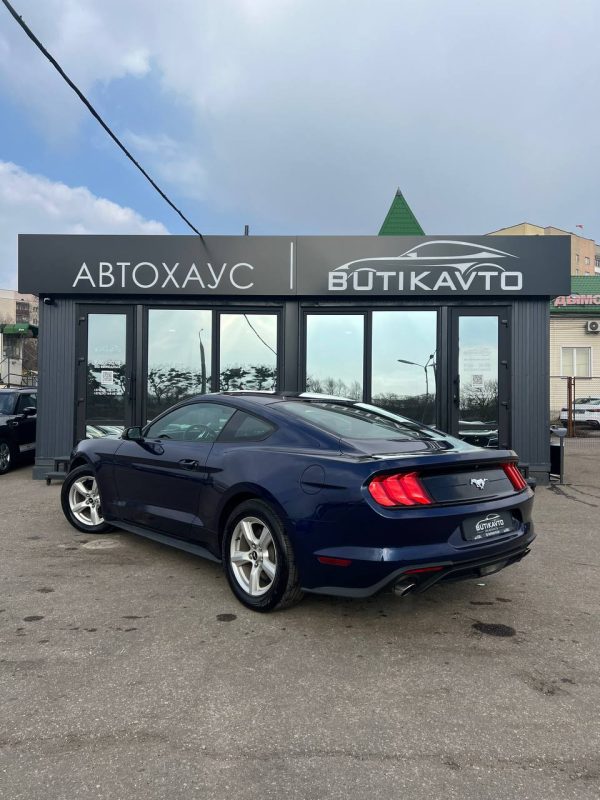 Ford Mustang - Image 5