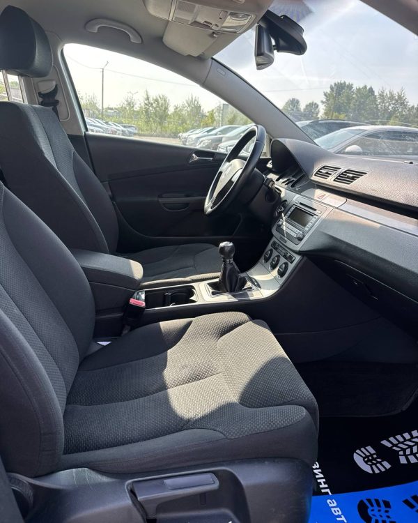 Volkswagen Passat B6 - Image 10