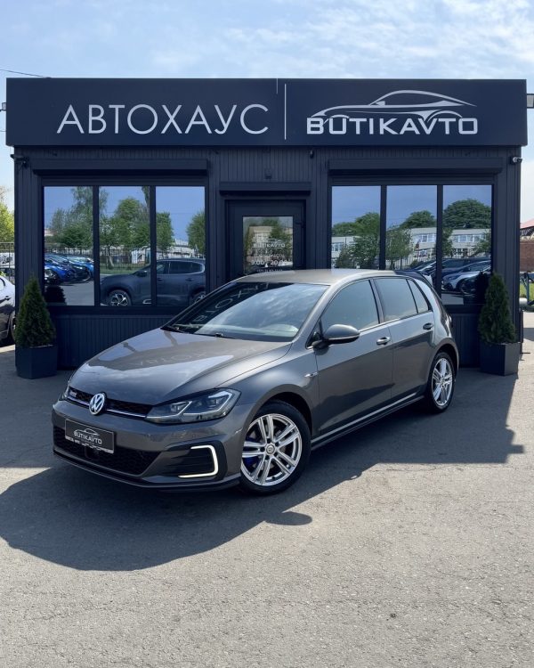 VOLKSWAGEN GOLF GTE - Image 3