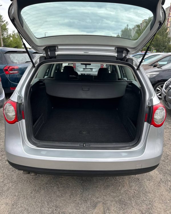Volkswagen Passat B6 - Image 11