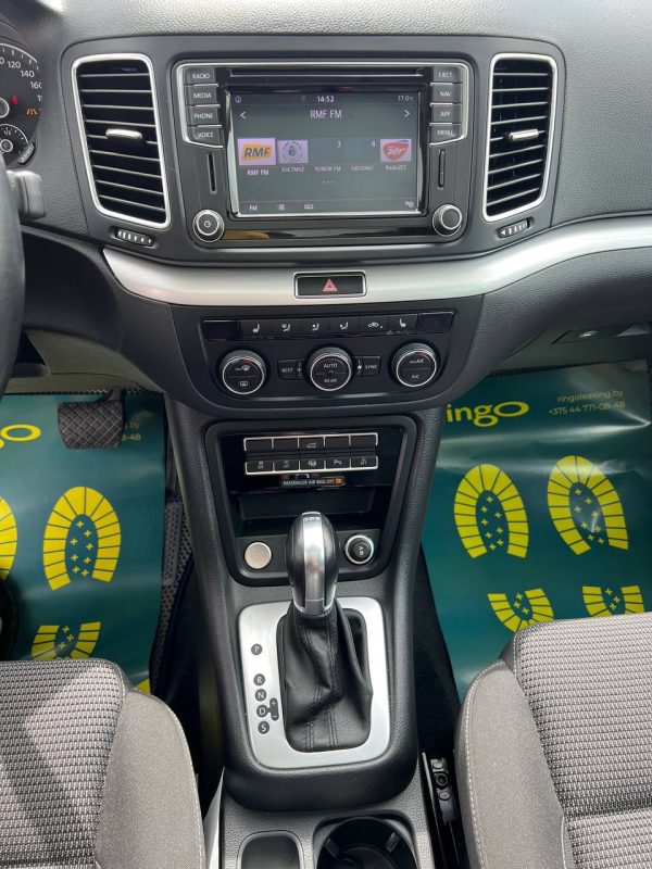 Volkswagen Sharan II · Рестайлинг - Image 11