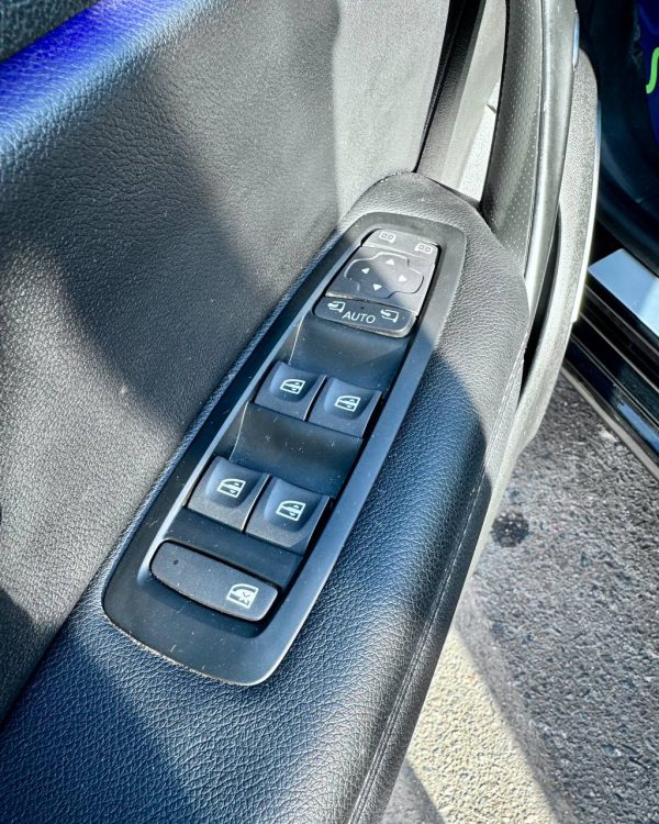 Renault Megane IV - Image 17