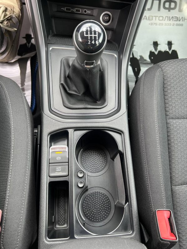 Volkswagen Touran II - Image 12