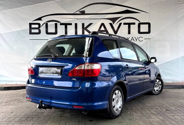 Toyota Avensis Verso I · Рестайлинг - Image 7