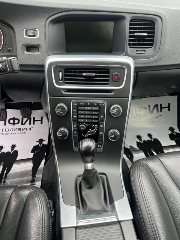 Volvo S60 II - Image 11