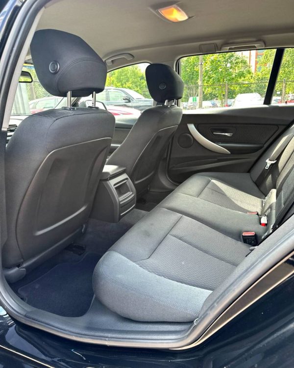 BMW 318 I - Image 13