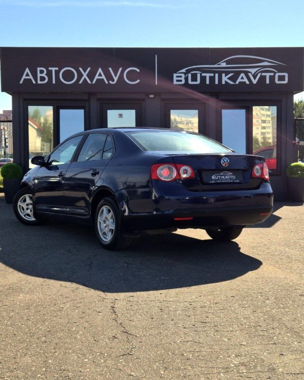 Volkswagen Jetta V - Image 4