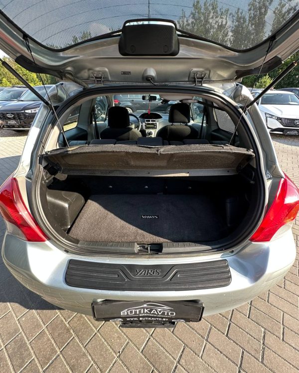 Toyota Yaris II (XP9) · Рестайлинг - Image 10