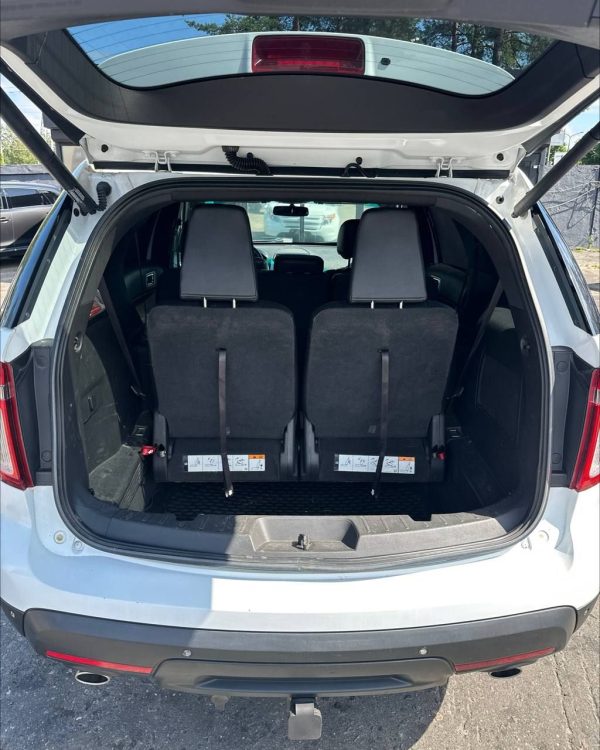 Ford Explorer V - Image 15
