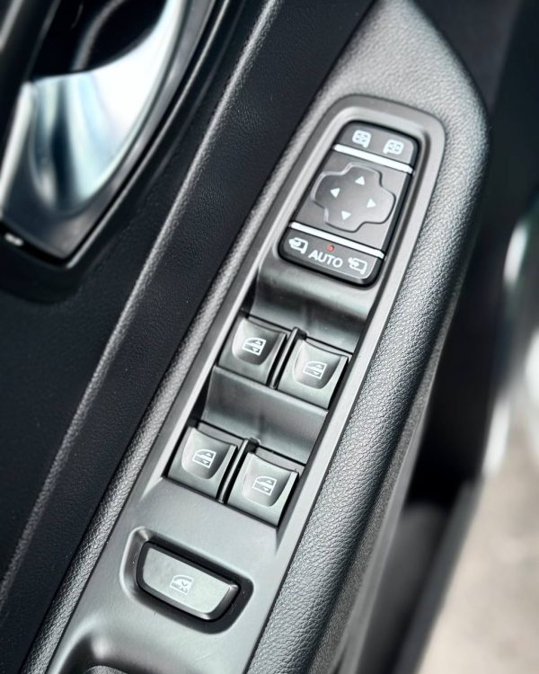 Renault Captur I · Рестайлинг - Image 18