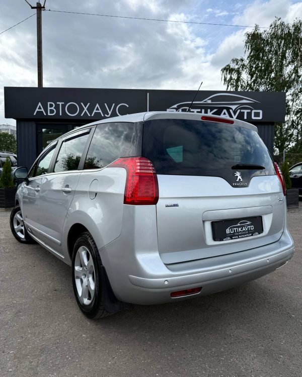 PEUGEOT 5008 - Image 4
