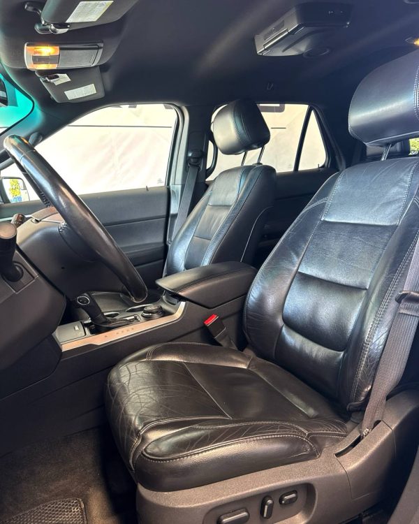 Ford Explorer V - Image 10