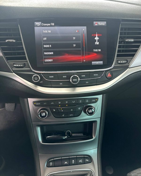 Opel Astra K - Image 13