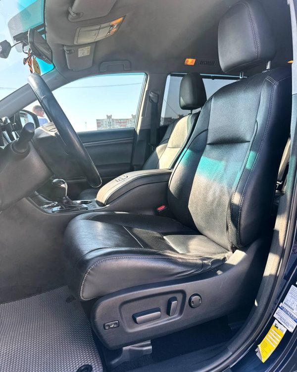 Toyota Highlander III (XU50) - Image 10