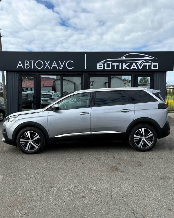 PEUGEOT 5008 - Image 8